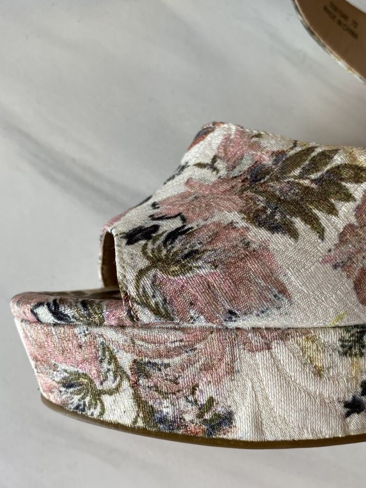 New look босоніжки тропічний квітковий принт підбори тканеві