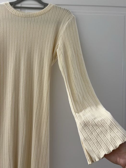 Жіноча сукня міді в рубчик