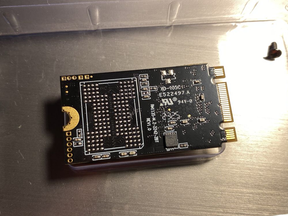 Жесткий  диск SSD  1Tb