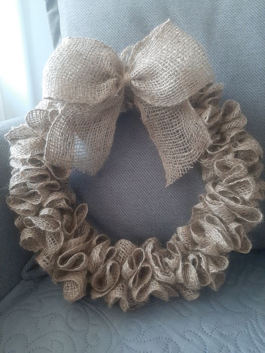 Wianek na drzwi z juty