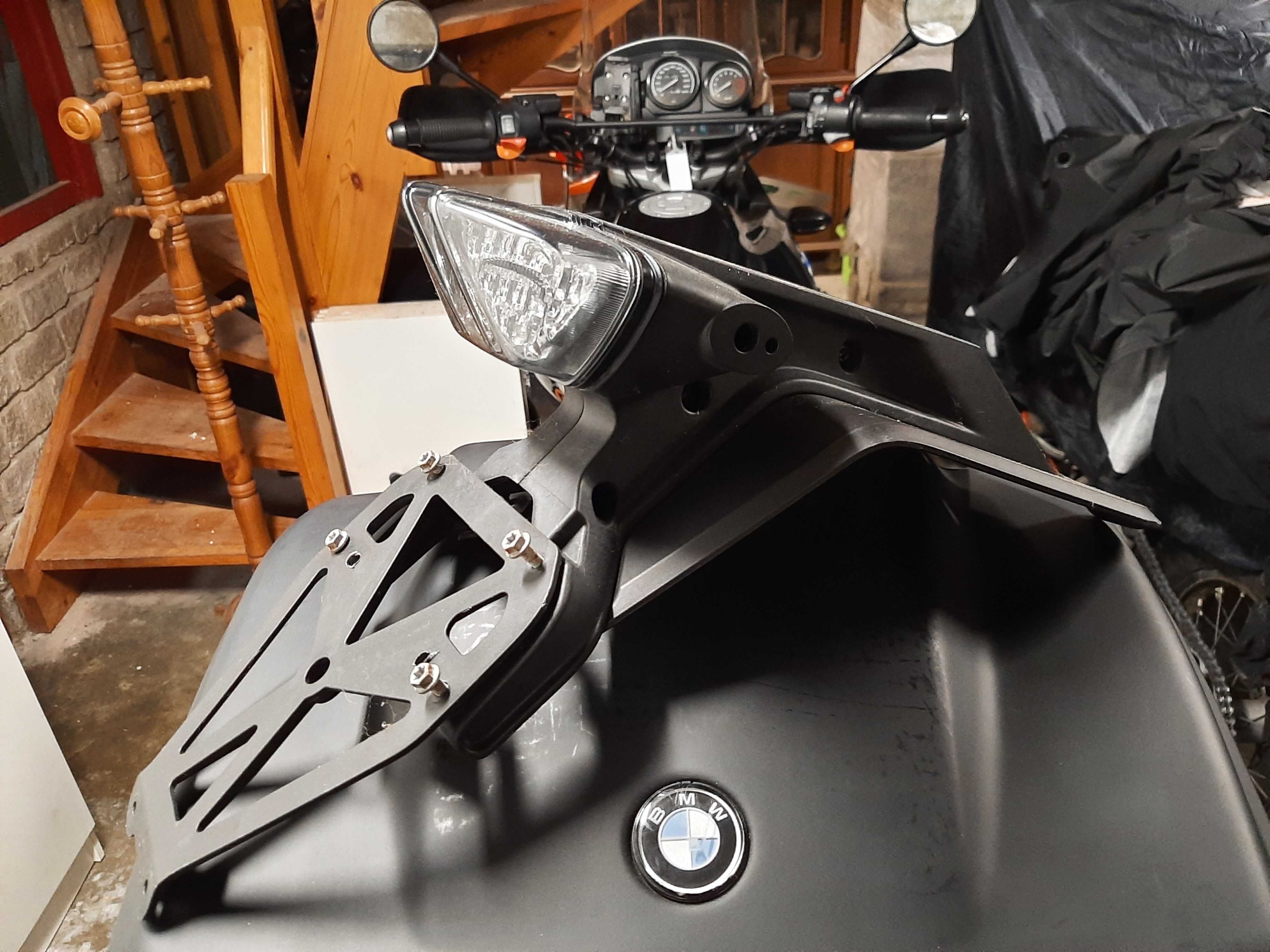 KTM 790 Duke com farolim