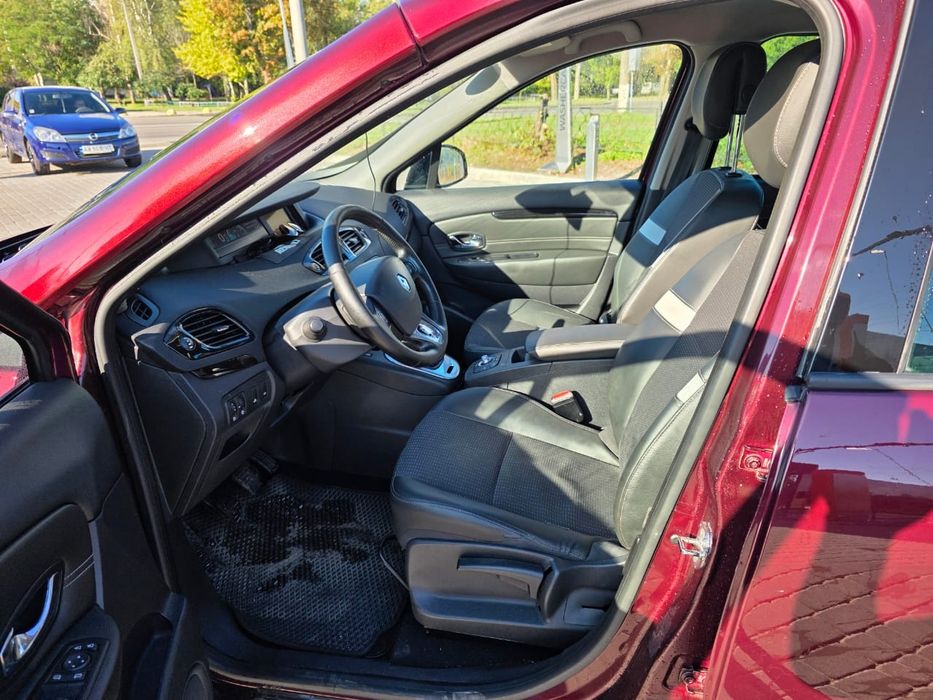 Продам Renault grand scenic 3 2013  3 2013