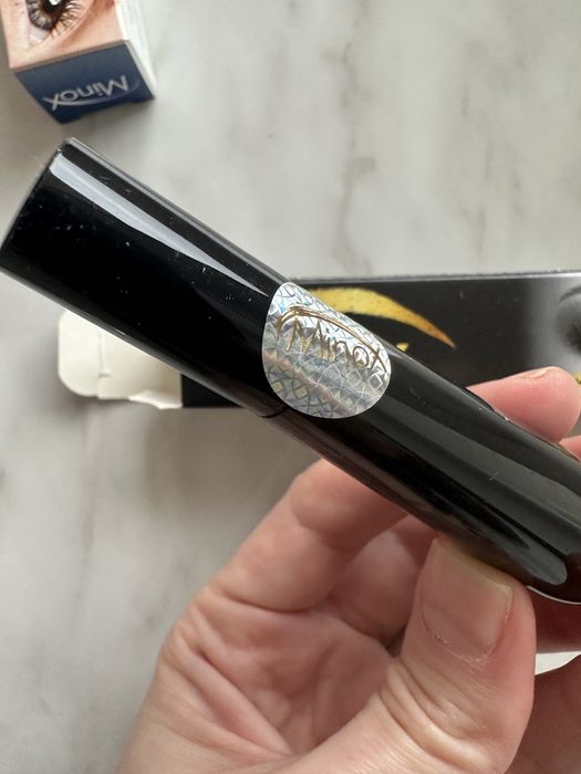 Minox сироватка для росту брів