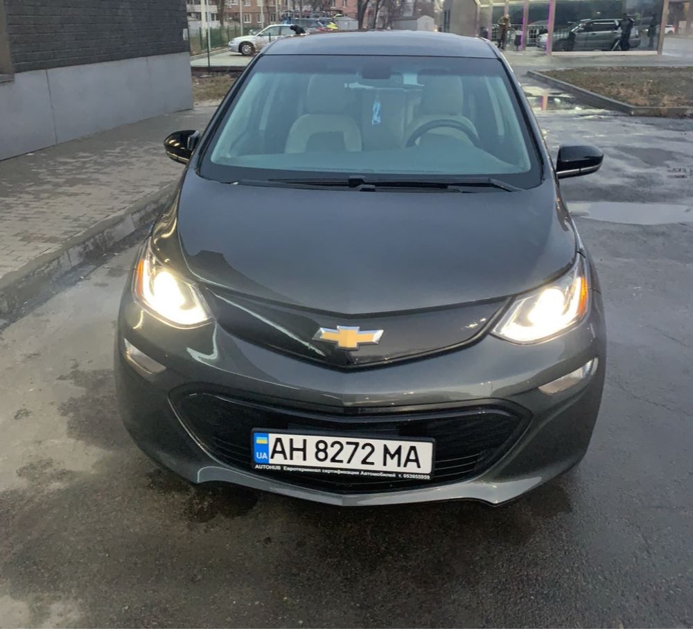 Продам автомобиль шевроле Bolt EV