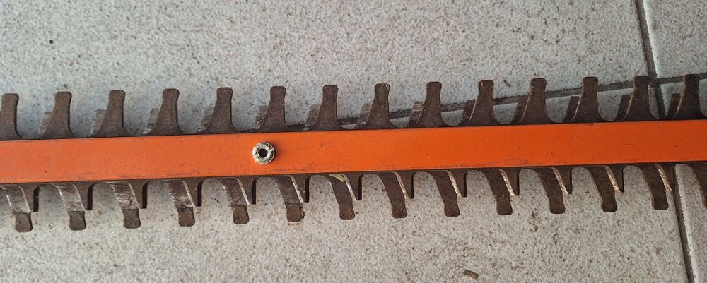 Serra eléctrica  black and decker, ler anúncio