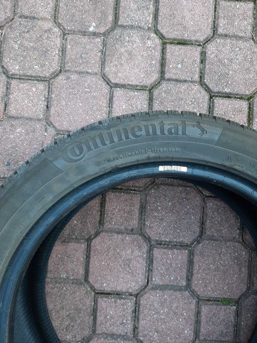 Opony zimowe 4 sztuki Continental rozmiar 225/50 R 18 V XL