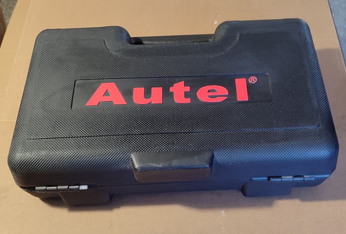 Autel MaxiTPMS TS401 сканер для роботи з сенсорани тиску в шинах.