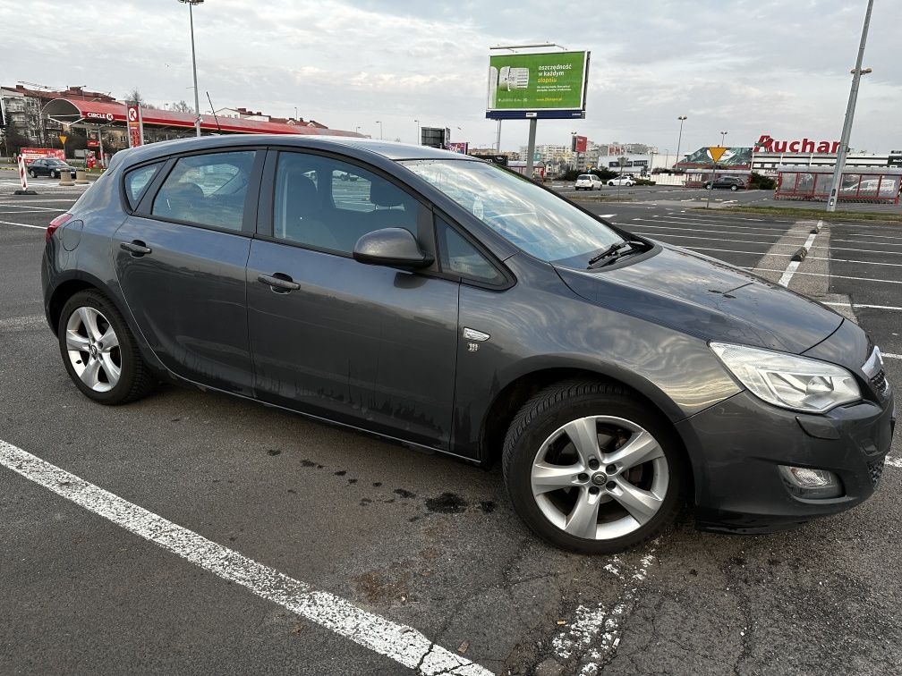 Astra j  1.4 turbo 2010 r