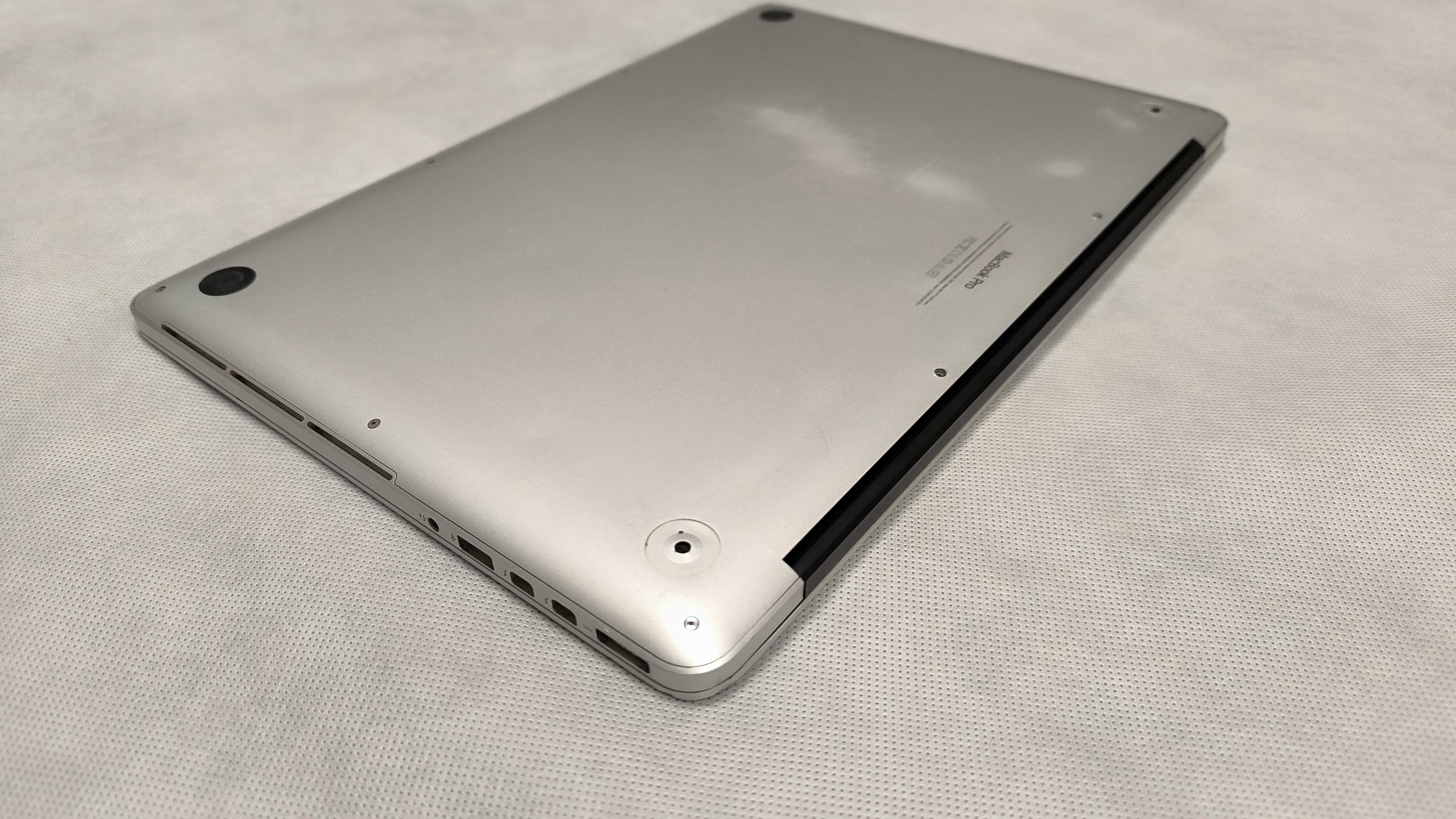 MacBook Pro (Retina, 15-inch, Late 2013)  - sprawny
