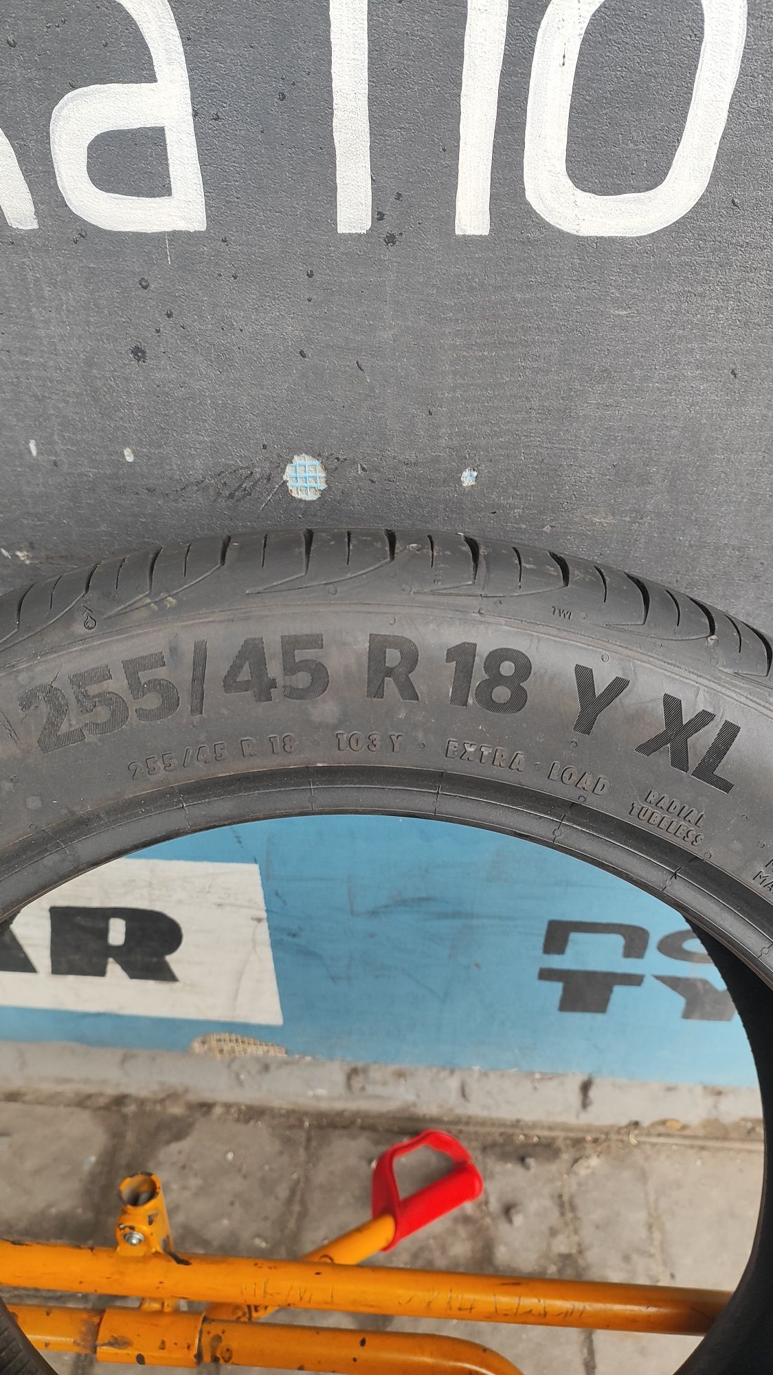 Шини Continental літні 255/45 R18