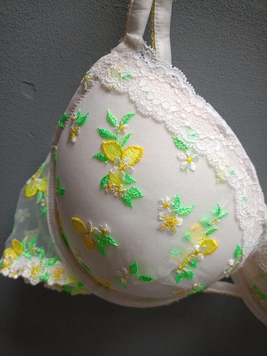 Cudny biustonosz Censored roz 85D  Nowy