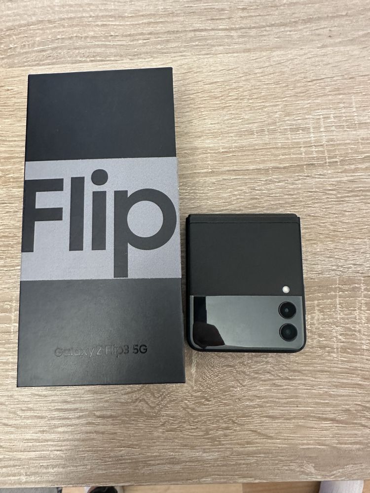 Galaxy z flip 3 5G Galaxy watch 4