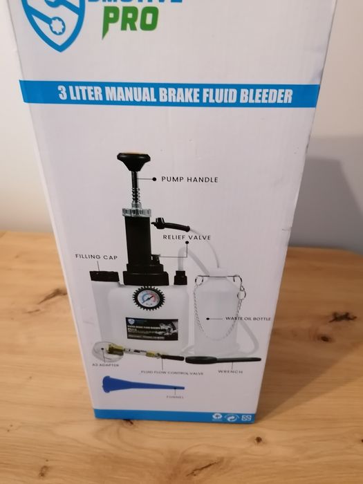 Ręczna pompka odpowietrzania hamulców CMOTIV PRO nowa