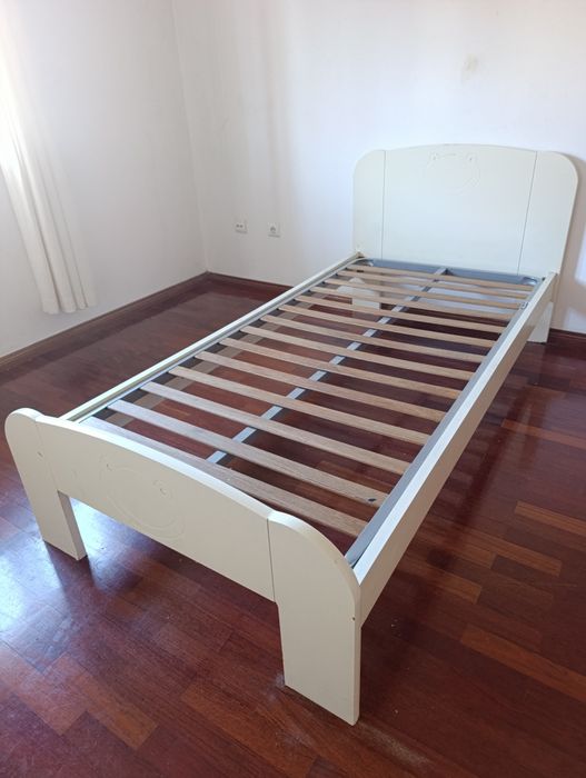 Vendo Cama c/ estrado criança