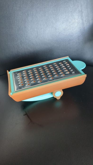 Tupperware tarka z pojemnikiem