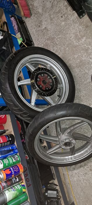 Sprzedam felgi z oponami do hyosunga gt 125