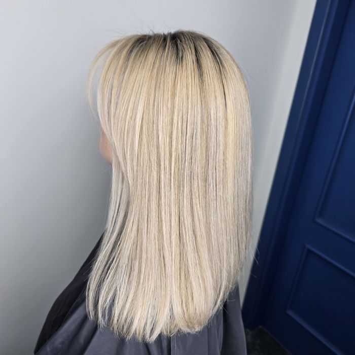 Перукар-колорист  послуги