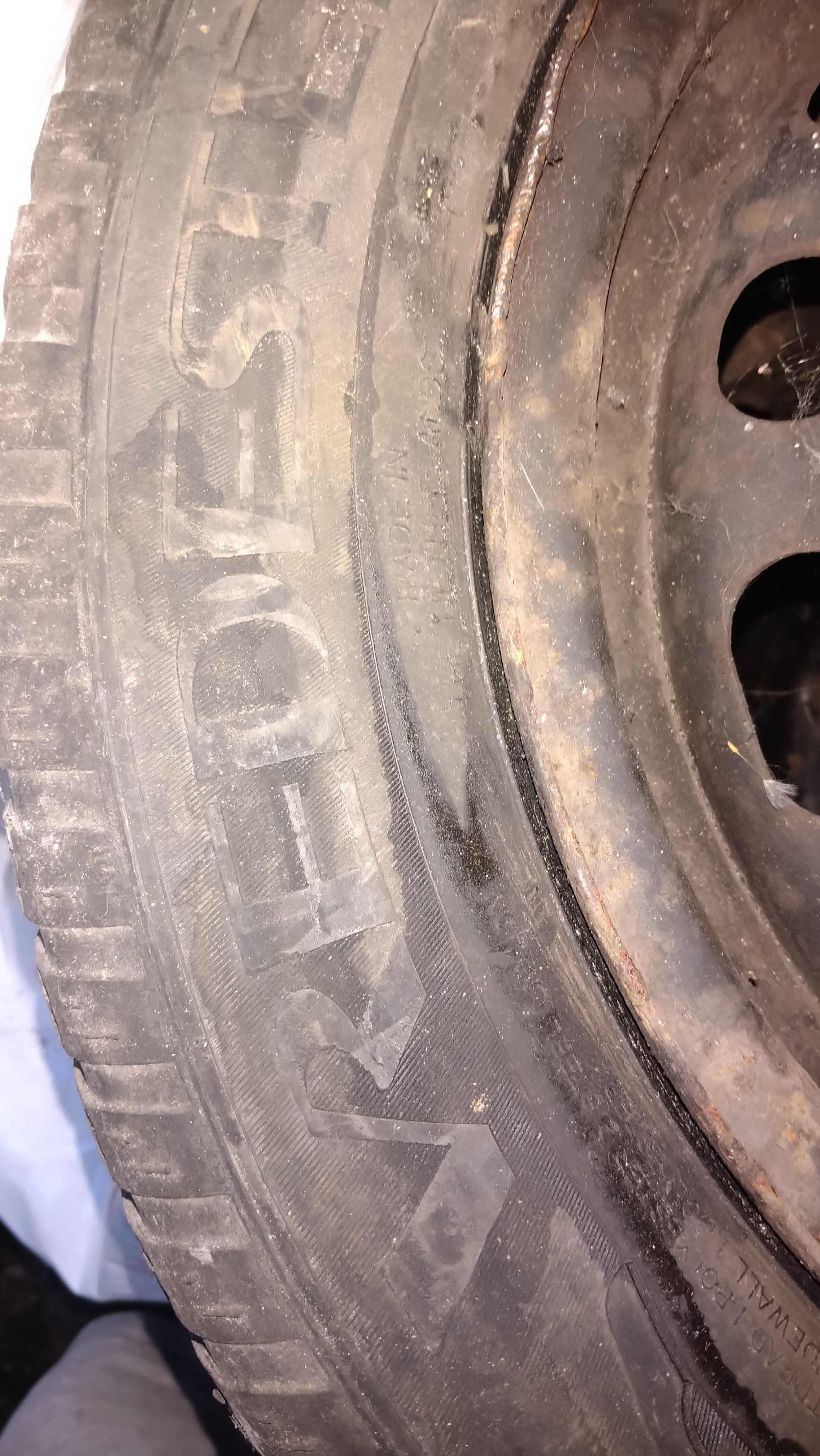 koła,  opony zimowe 185/65 R15,   + felgi