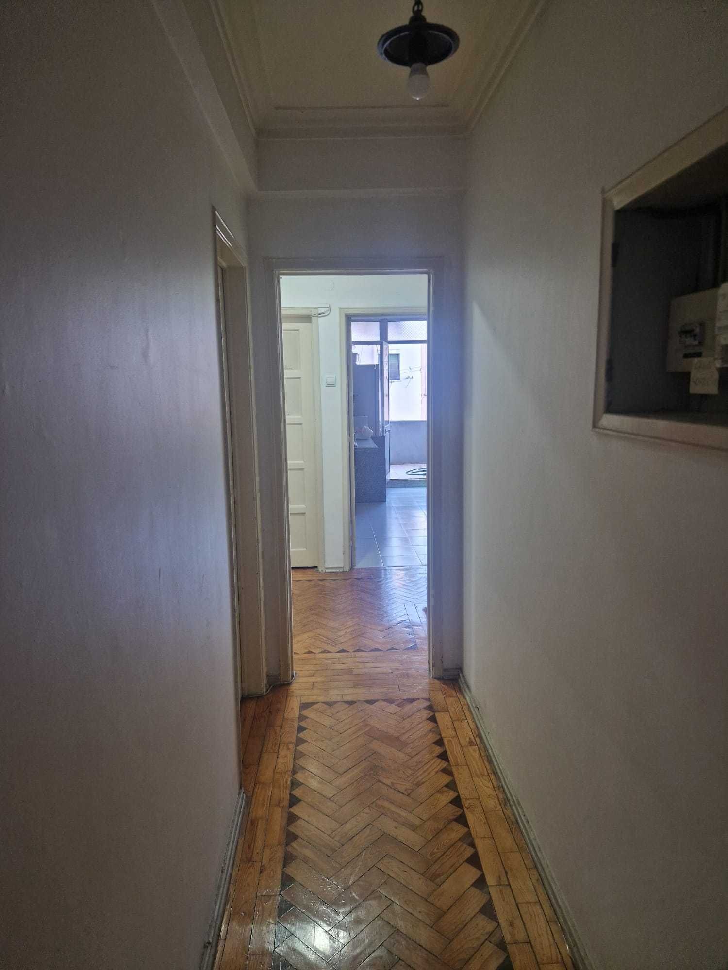 Alugo quarto em Moscavide/ Parque das Nações