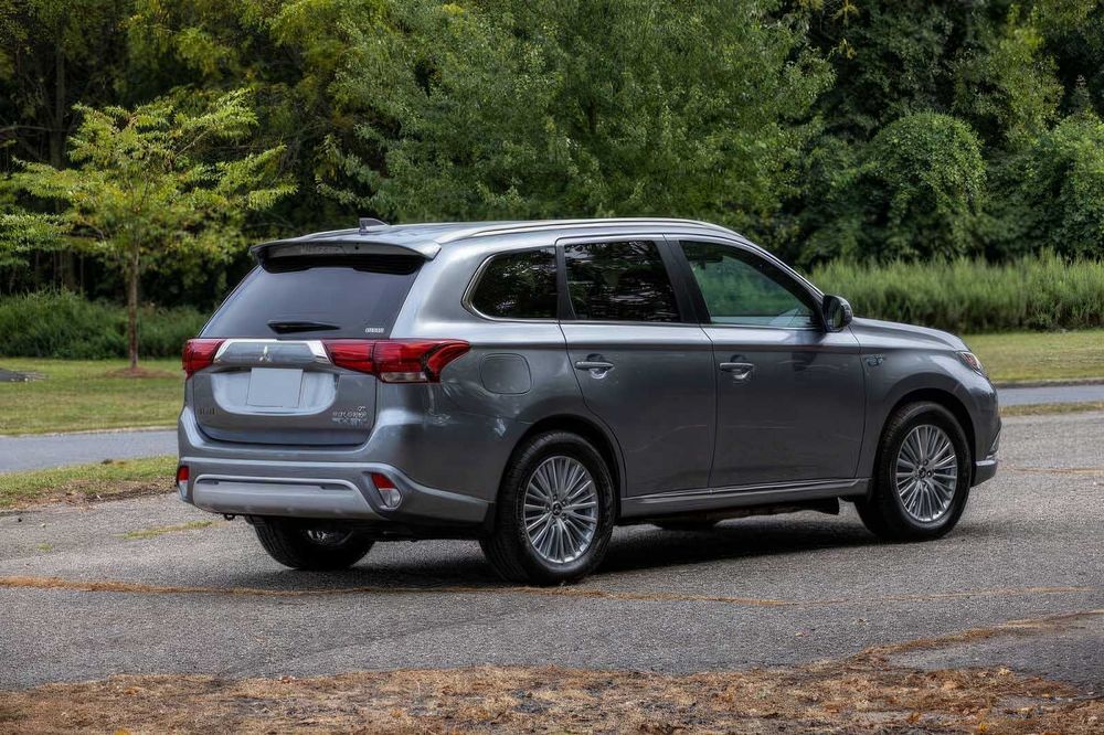 Mitsubishi Outlander PHEV SEL      2019