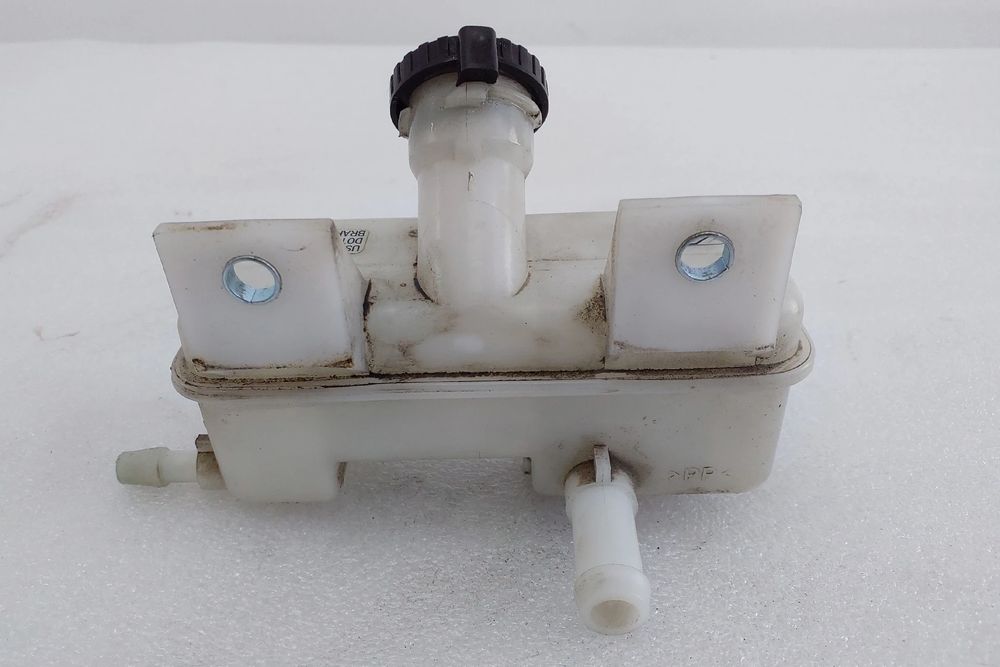 Reservatório / depósito óleo travões NISSAN NV200 Furgão/Combi (M20)