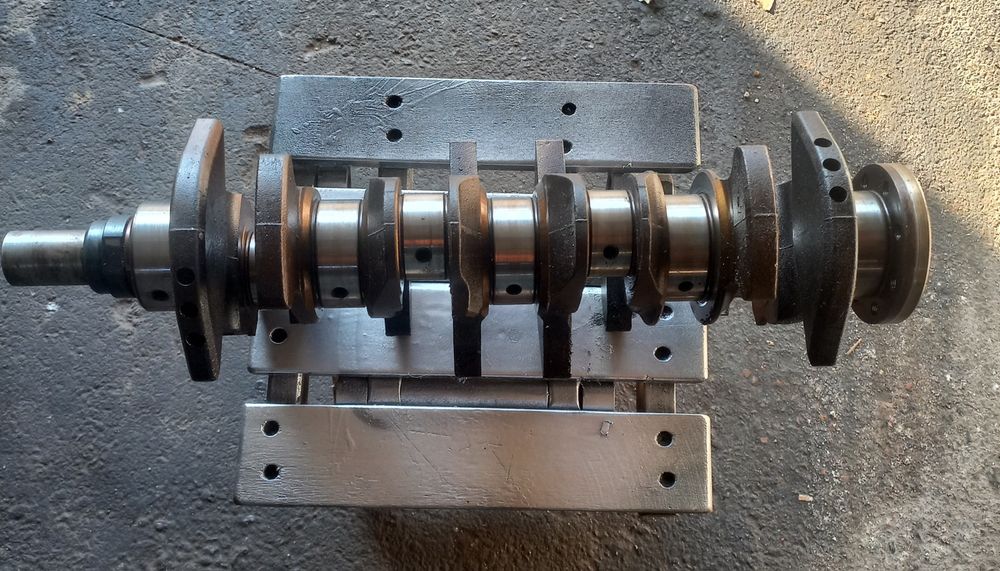 Продам коленвал пежо-407 2.0 бензин.