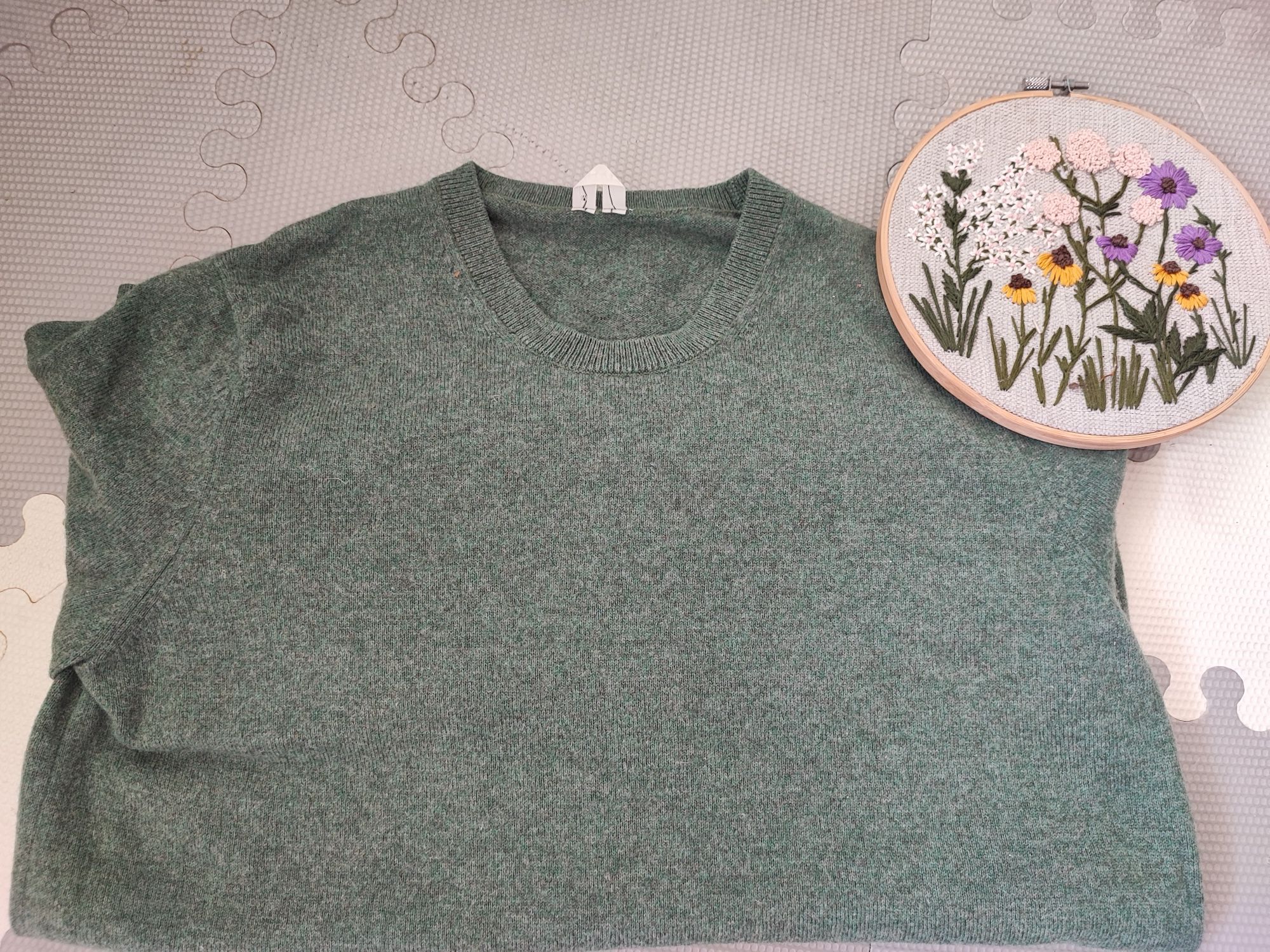 Kaszmirowy sweter arket zielony kaszmir s/m