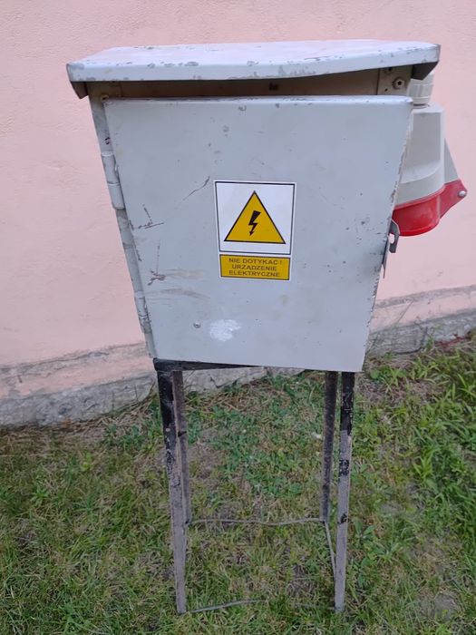 Skrzynka elektryczna  budowlana