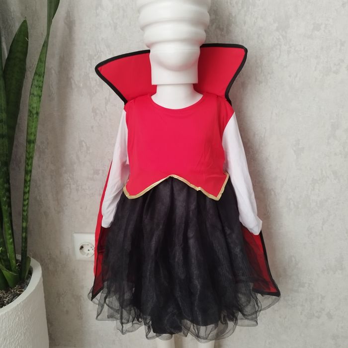 Карнавальні костюми.Супер дівчина,ковбойка,дівчина павук,чудо дівчина