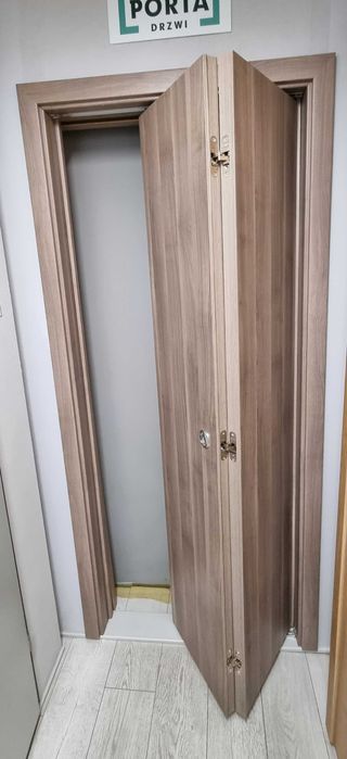 Drzwi składane - 80 Prawa - Z ościeżnicą