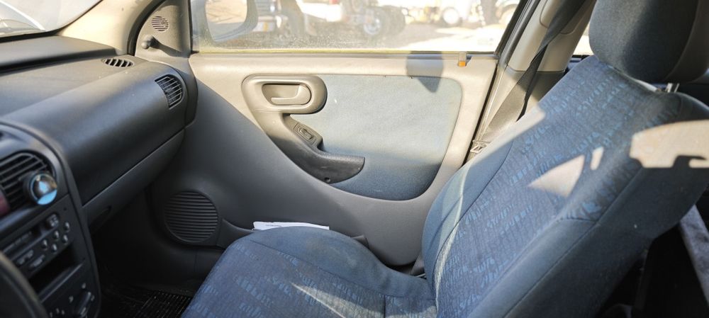 Opel corsa c 1.2 para peças ou reparação