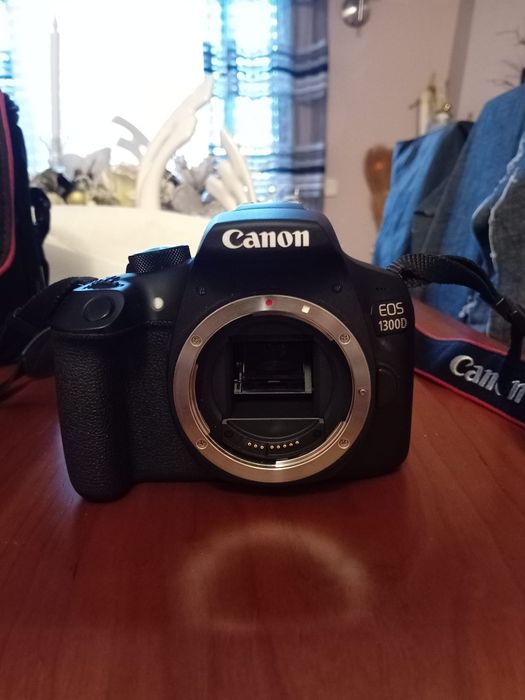 Conjunto Canon 1300D EOS + lente 50mm + Micro SD 64gb + mala