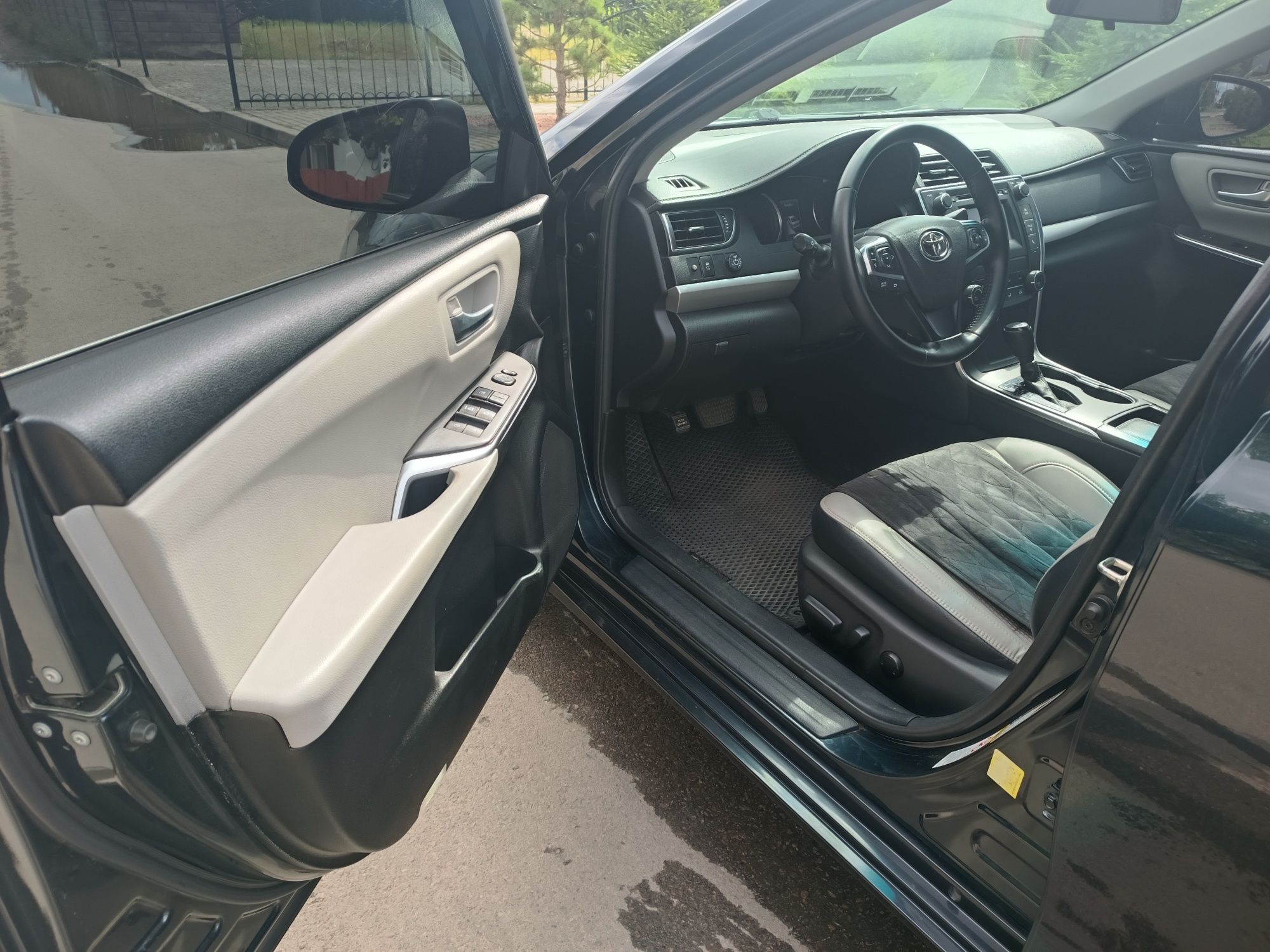 Toyota Camry SE 2016