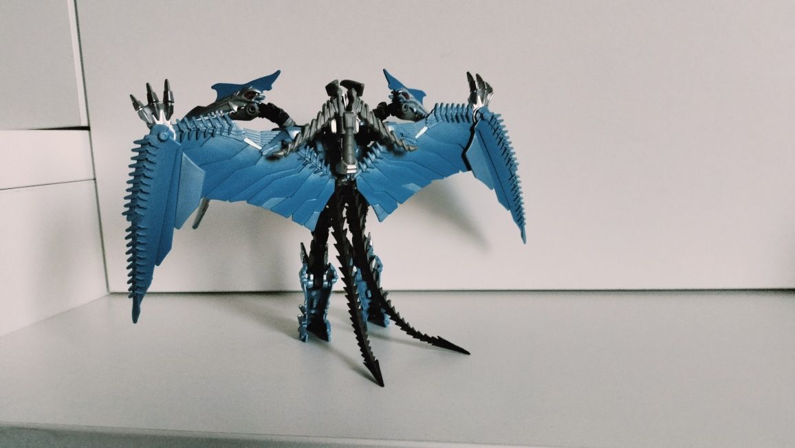 Transformers strafe dinozaur robot figurka smok