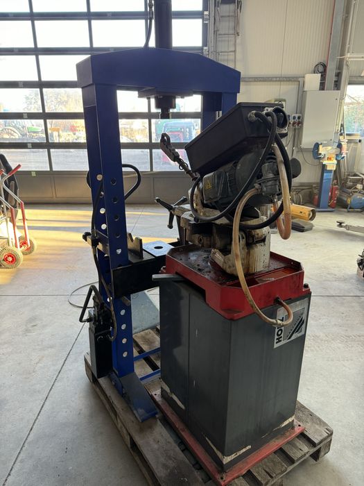 Prasa hydrauliczna / przecinarka