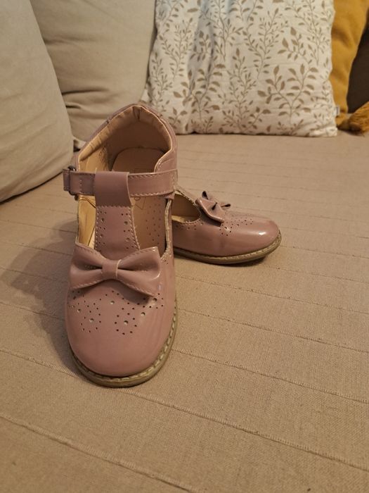 Pantofelki lakierki Friboo