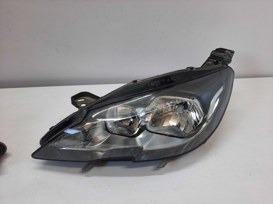 Peugeot 308 T9 13- lampa reflektor lewy prawy przód oryginał europa