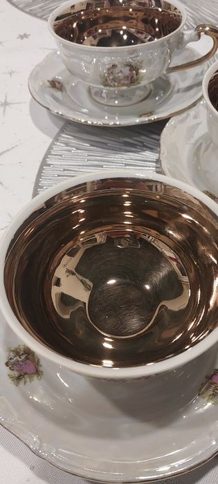 Filiżanki złocone-porcelana