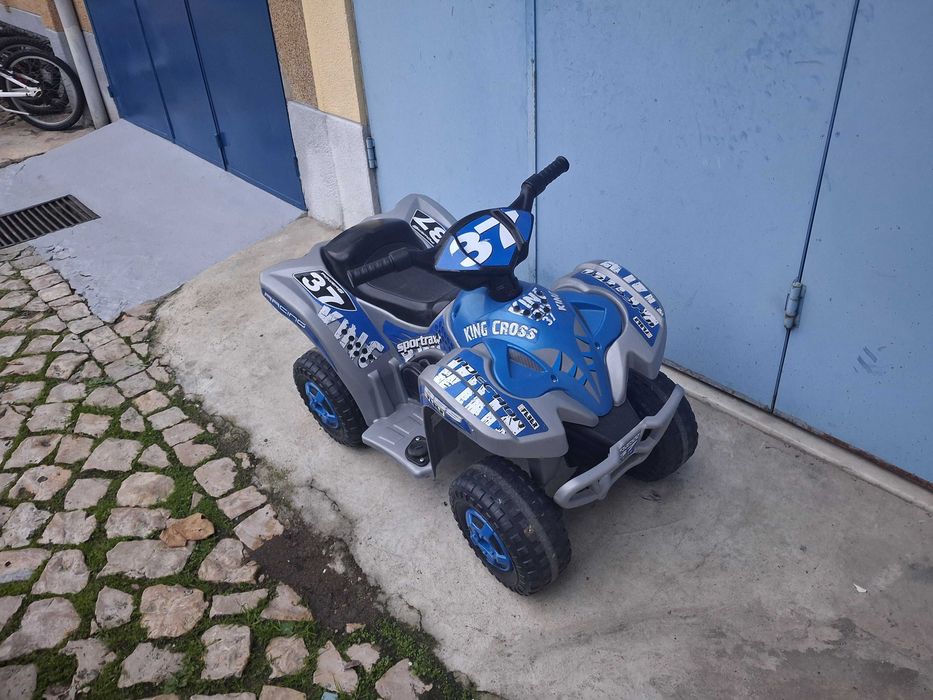 Jipe elétrico para crianças dos 3 aos 6 anos de idade