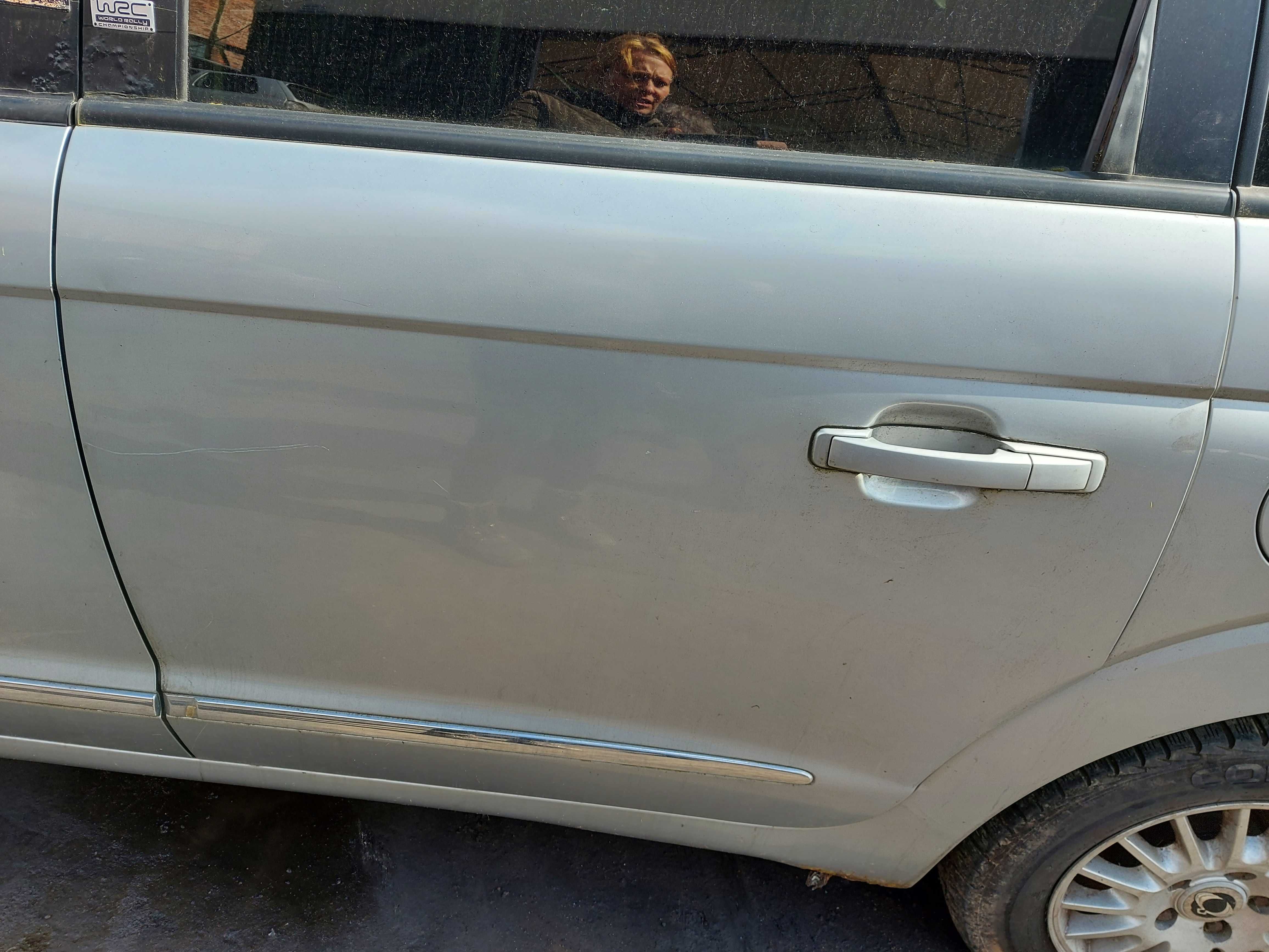 SsangYong Rodius SAF drzwi tylne FVv transport/dostawa