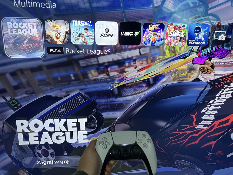 Konsola ps5 z napedem pad i 8 gier