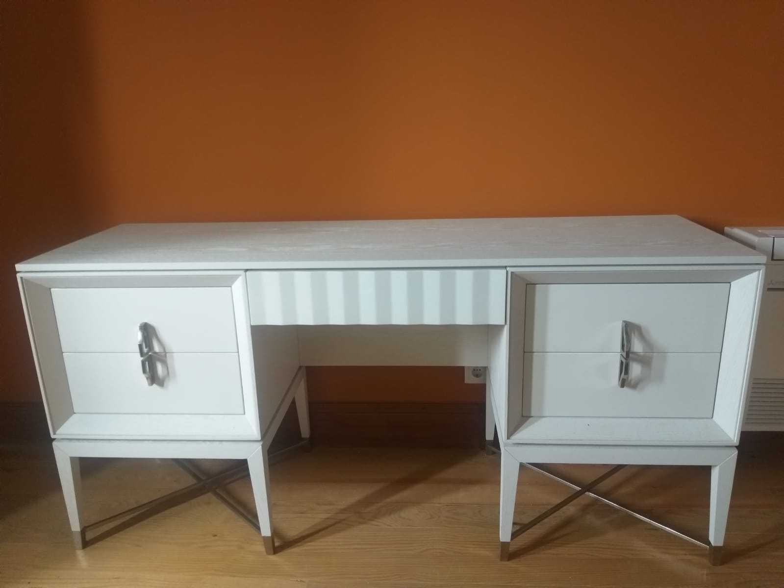 Quarto completo, mobília MAB