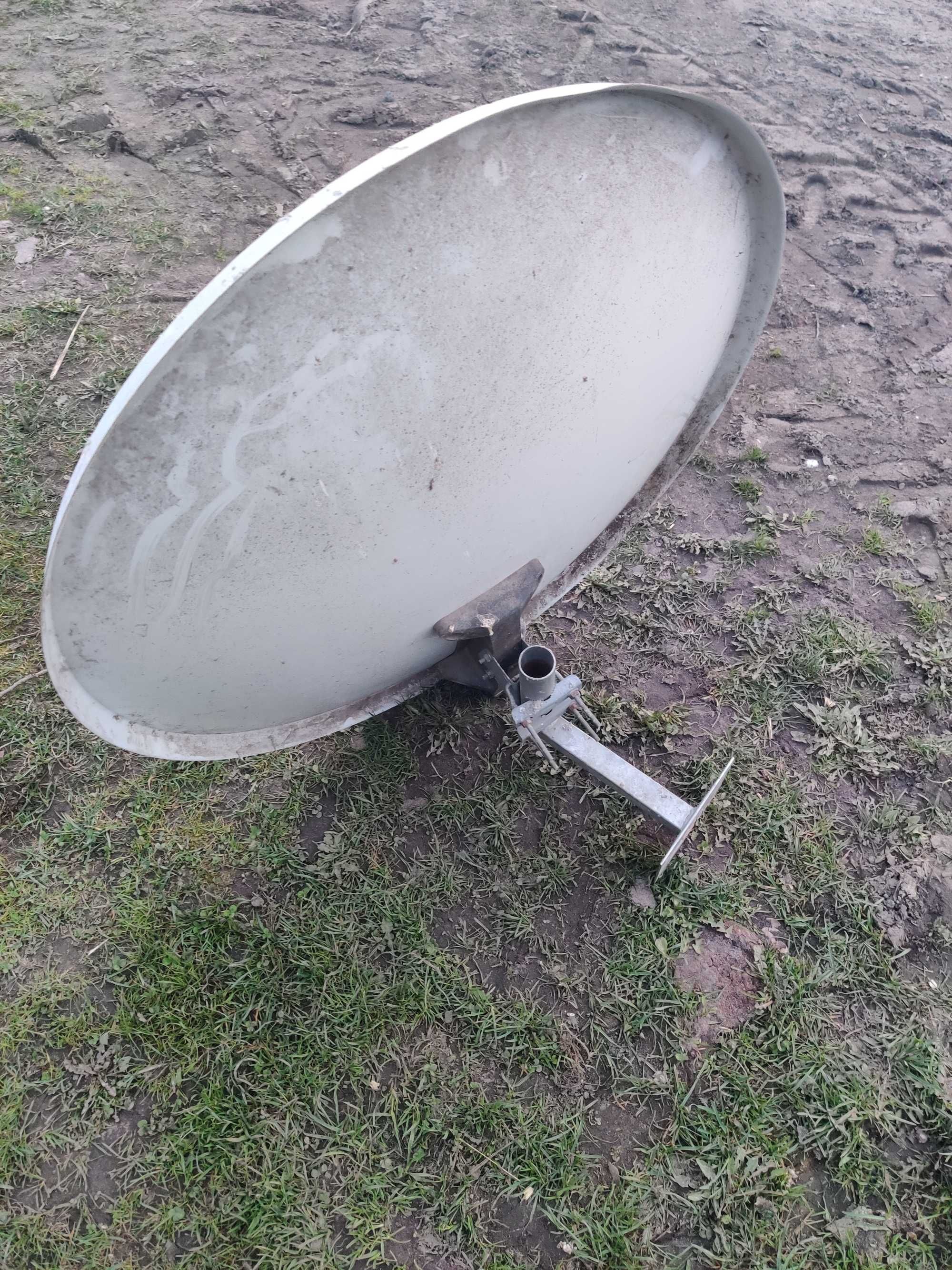 Antena satelitarna 80