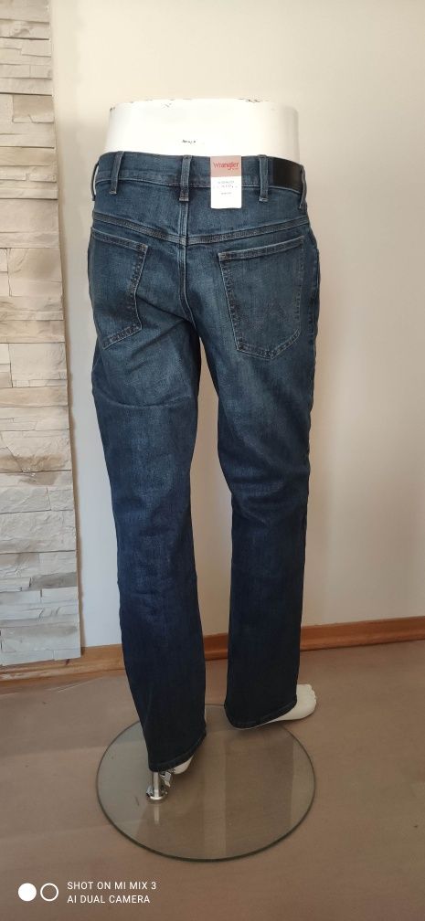 Wrangler Straight Authentic Blue męskie jeansy rozm 36/32 jak 36/34