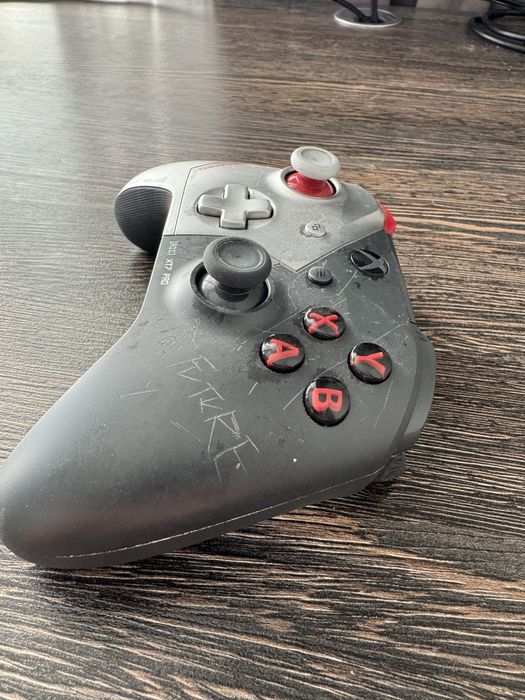 Xbox геймпад Cyberpunk (limited edition)