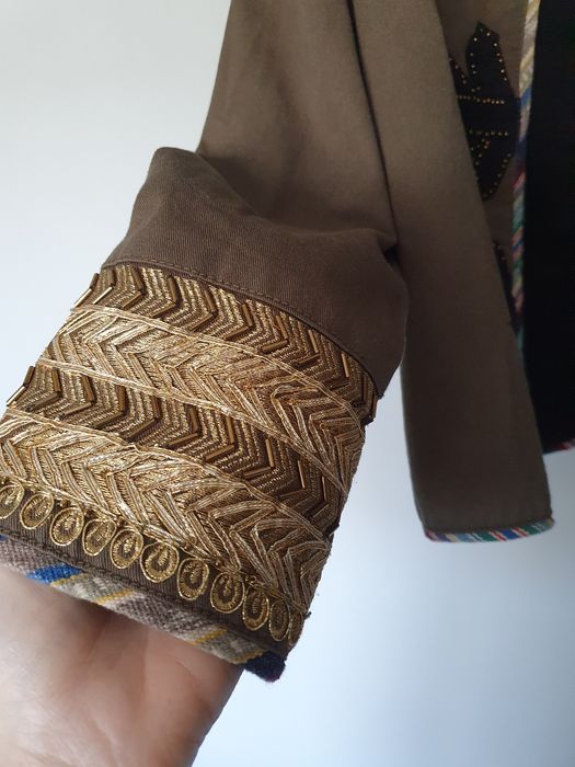 Krótki żakiet, kurtka Bershka r.M khaki, ozdobne elementy