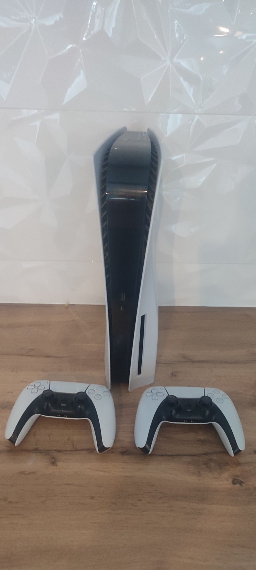 Sprzedam ps5 1 T