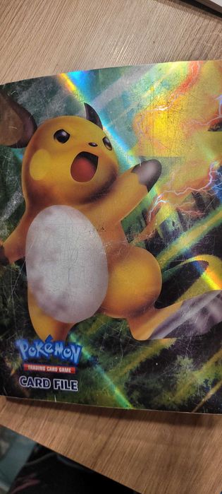 Karty pokemon z albumem