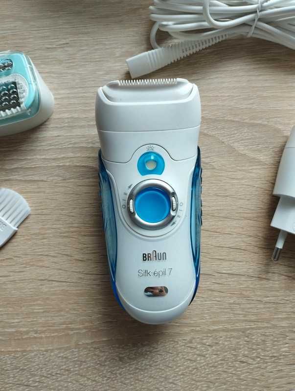 Biały depilator do ciała Braun Silk epil 7 bezprzewodowy wodoodporny