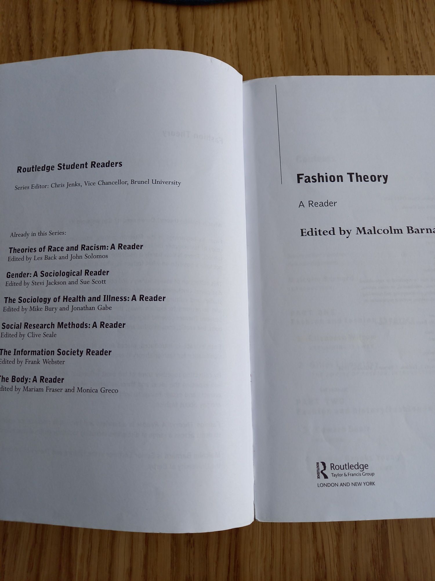 Malcolm Barnard Fashion Theory A Rader (Routledge Student Readers)